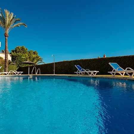 Holiday Apartment With Private Garden, Barbecue And Pool, Benahavis Apartment *