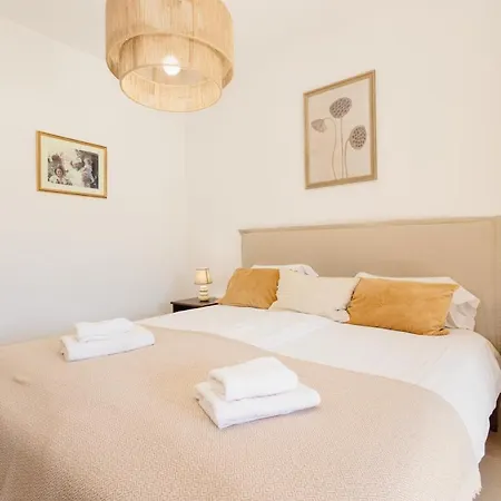 Holiday Apartment With Private Garden, Barbecue And Pool, Benahavis Apartment Estepona