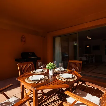 Apartment Holiday Apartment With Private Garden, Barbecue And Pool, Benahavis Estepona