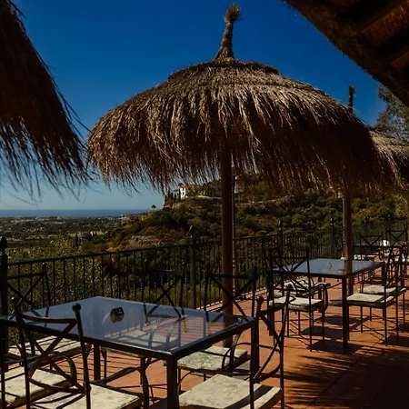 Apartment Holiday Apartment With Private Garden, Barbecue And Pool, Benahavis *