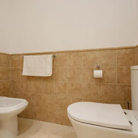 Apartment Holiday Apartment With Private Garden, Barbecue And Pool, Benahavis *