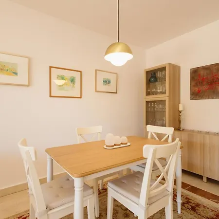 With Private Garden, Barbecue And Pool, Benahavis Διαμέρισμα *