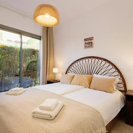 With Private Garden, Barbecue And Pool, Benahavis Διαμέρισμα